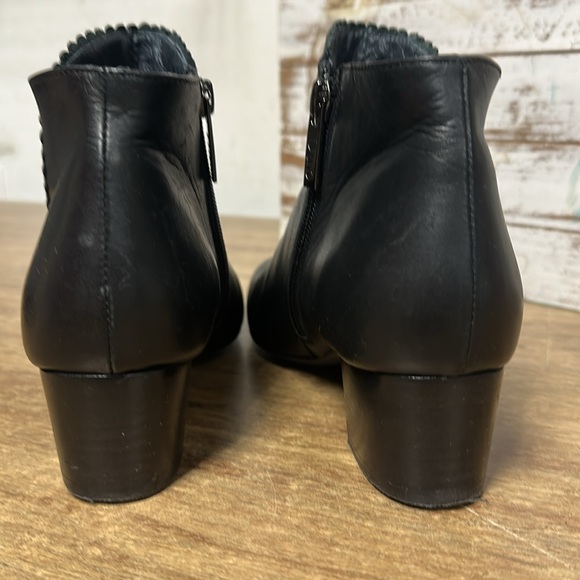 Duo Boots Ted & Muffy great shape smooth black leather heeled zip ankle booties - Picture 5 of 8